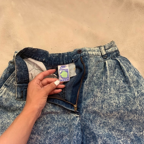 Vintage Acid Wash Nike Shorts - Picture 2 of 4